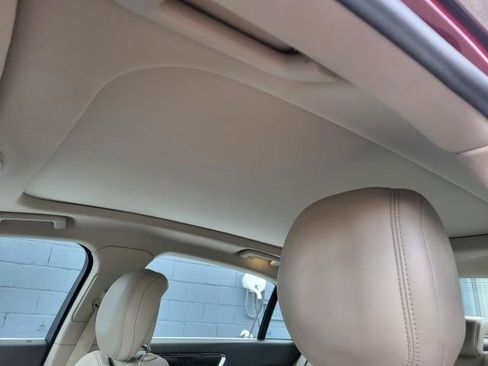 Used 2018 Lincoln Continental Select w/ Continental Climate Package image 11