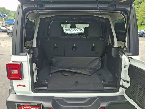 Used 2025 Jeep Wrangler Unlimited Rubicon w/ Convenience Group AWD/4WD image 29