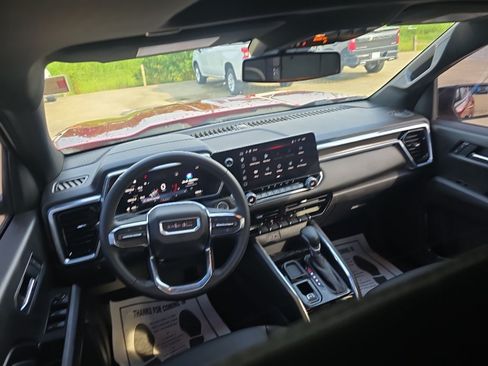Used 2025 GMC Canyon Elevation w/ Convenience Package RWD image 9