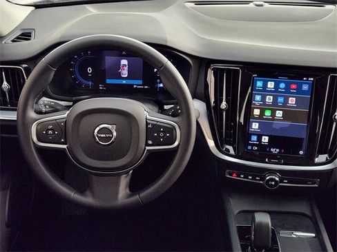 Used 2024 Volvo S60 B5 Core image 27