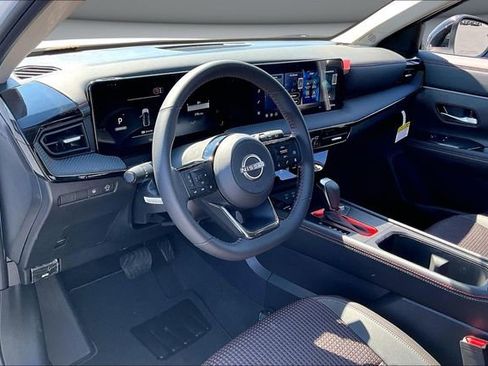 New 2026 Nissan Kicks SR image 7