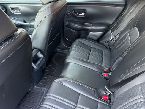 Used 2026 Honda HR-V EX-L image 4
