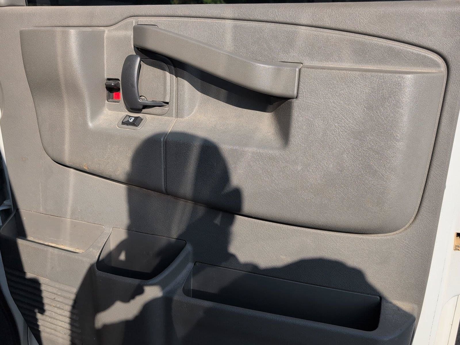 Used 2017 Chevrolet Express 2500 RWD image 36