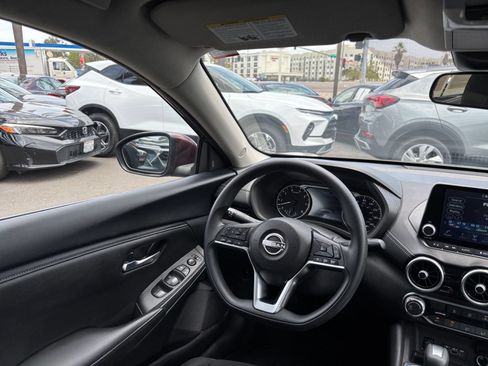 Used 2025 Nissan Sentra SV FWD image 27
