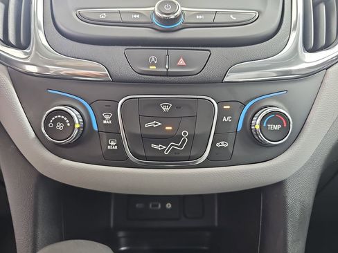 Used 2023 Chevrolet Equinox LS w/ LS Convenience Package image 27