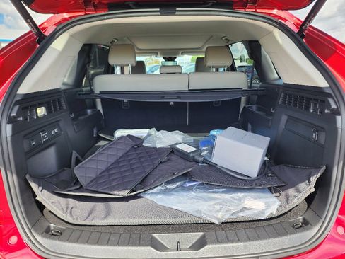 Certified 2025 MAZDA CX-70 Plug-In Hybrid w/ Premium Pkg image 6