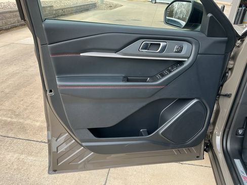 New 2026 Ford Explorer ST-Line w/ ST-Line Street Pack image 7