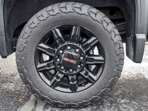 Used 2024 GMC Sierra 2500 AT4 AWD/4WD image 8