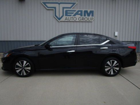 Used 2022 Nissan Altima 2.5 SV w/ SV Premium Package AWD/4WD image 4
