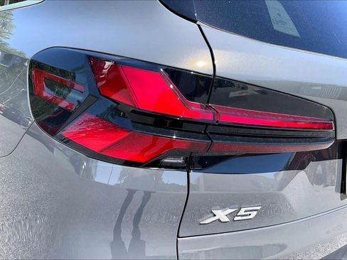 New 2026 BMW X5 xDrive40i AWD/4WD image 14