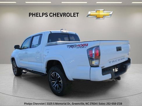 Used 2020 Toyota Tacoma TRD Sport image 7