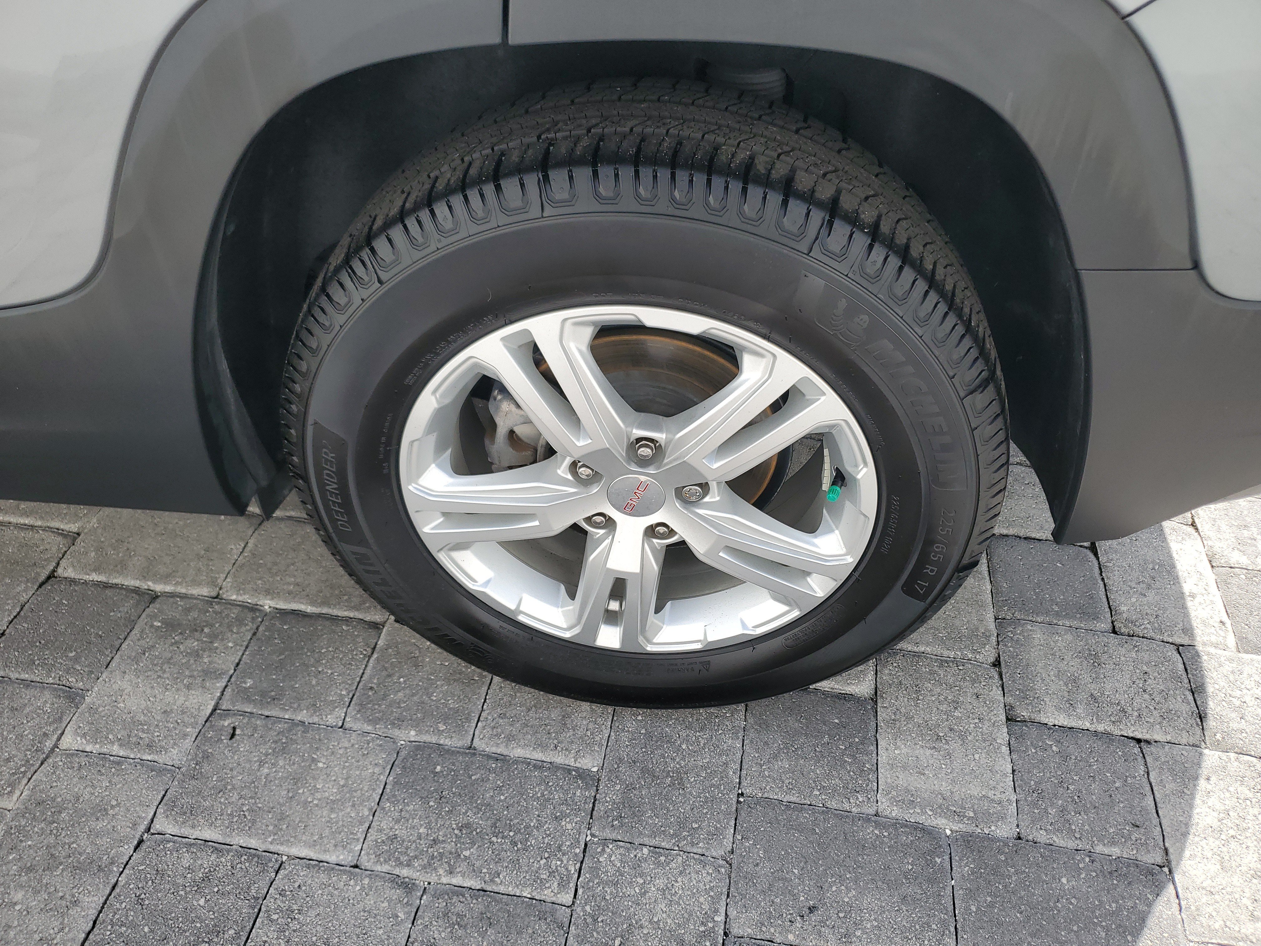 Used 2020 GMC Terrain SLE w/ Driver Convenience Package FWD image 7