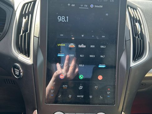 Used 2024 Ford Edge SEL AWD/4WD image 13