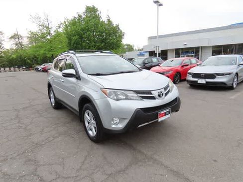 Used 2013 Toyota RAV4 XLE AWD/4WD image 5