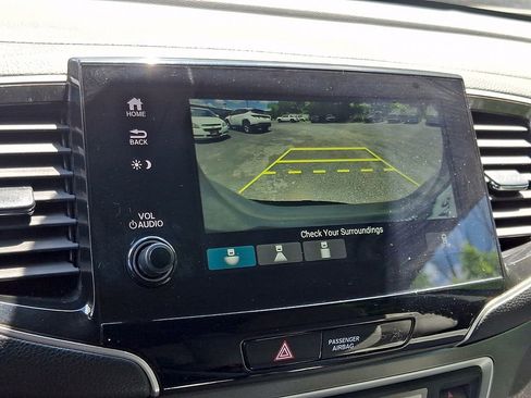 Used 2020 Honda Pilot EX image 4