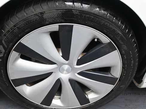 Used 2020 Tesla Model S Long Range Plus image 40