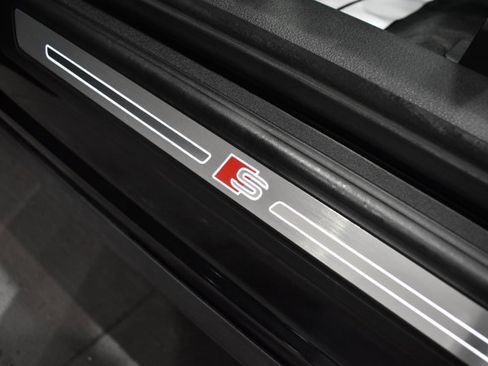 Used 2020 Audi Q5 e Premium Plus w/ Premium Plus Package image 36