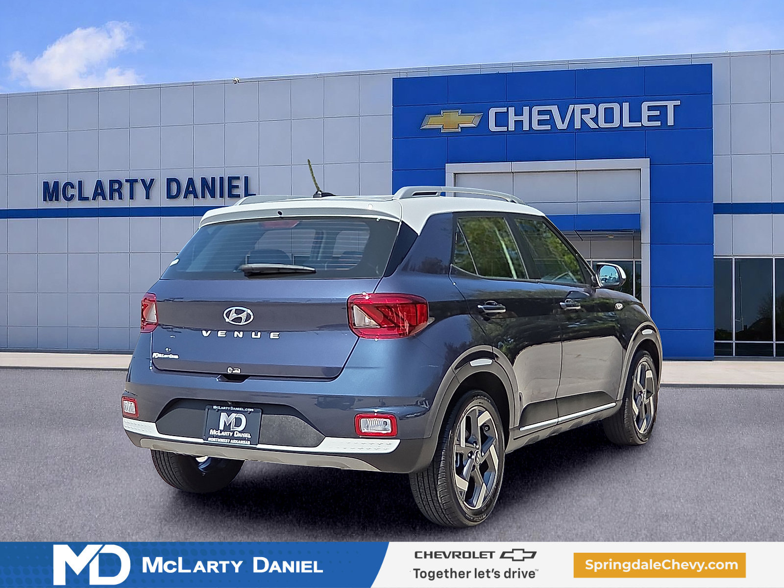 Used 2025 Hyundai Venue Limited FWD image 5