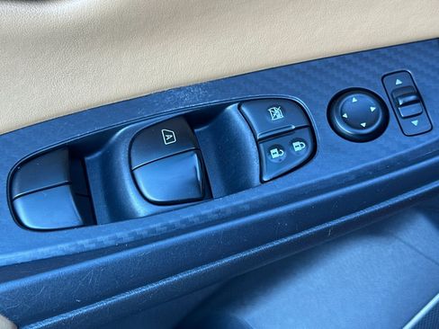 Used 2024 Nissan Sentra SV w/ SV Premium Package image 13