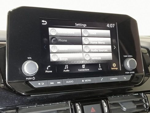 Used 2024 Nissan Pathfinder SV image 26