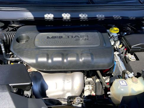 Used 2023 Jeep Cherokee Altitude Lux AWD/4WD image 31