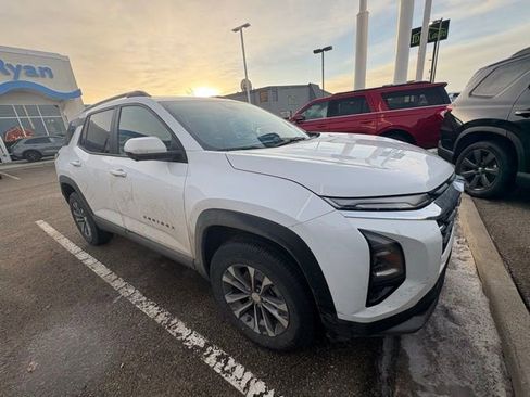 Used 2025 Chevrolet Equinox LT w/ Convenience Package II image 36