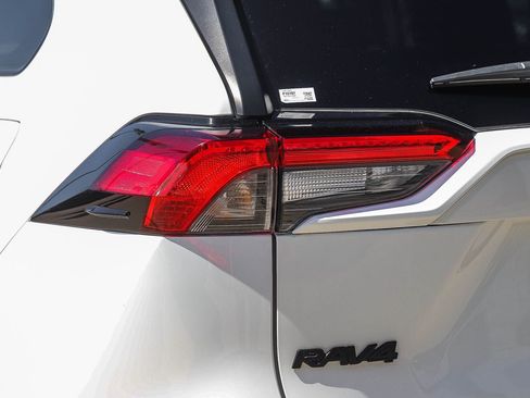 Certified 2024 Toyota RAV4 LE AWD/4WD image 9