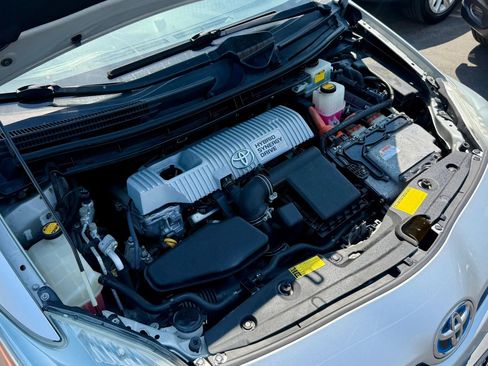Used 2010 Toyota Prius Three image 25
