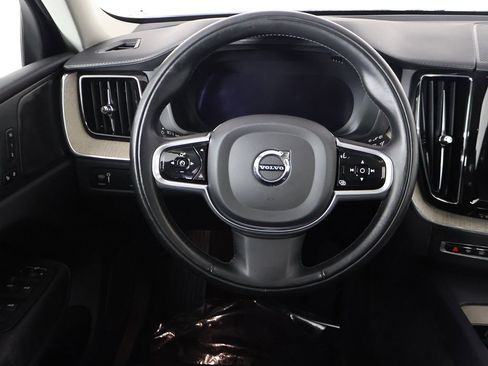 Used 2022 Volvo XC60 B6 Inscription w/ Climate Package image 40