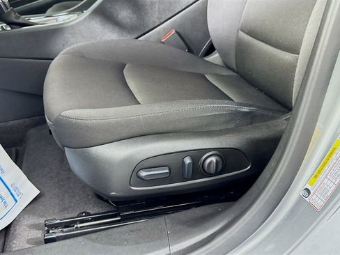 Used 2025 Chevrolet Malibu RS image 24