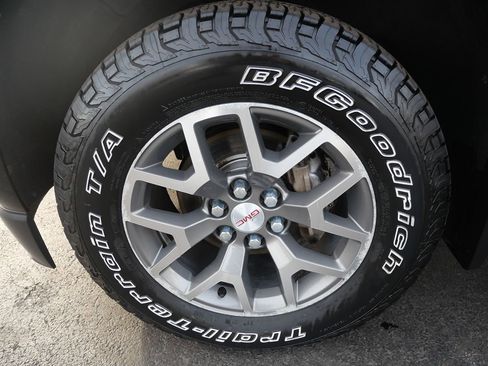 Used 2016 GMC Canyon SLE w/ All Terrain Adventure Package image 31