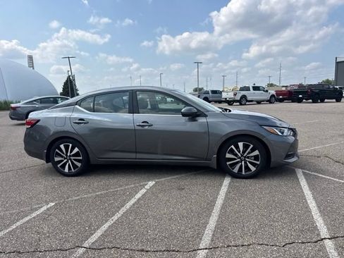 Used 2023 Nissan Sentra SV w/ SV Premium Package FWD image 4