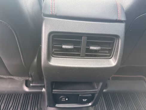 Used 2022 Ford Edge ST-Line image 27