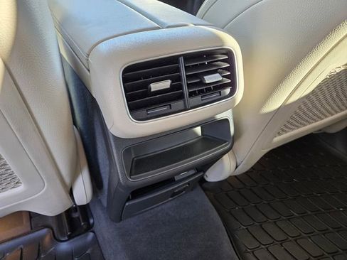 Used 2020 Mercedes-Benz GLE 350 4MATIC image 11