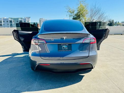 Used 2022 Tesla Model Y Long Range AWD/4WD image 35