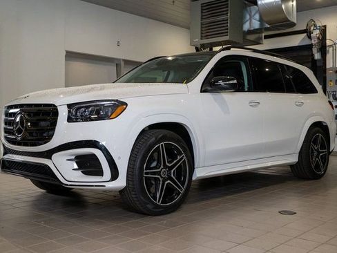 Used 2026 Mercedes-Benz GLS 450 4MATIC image 3