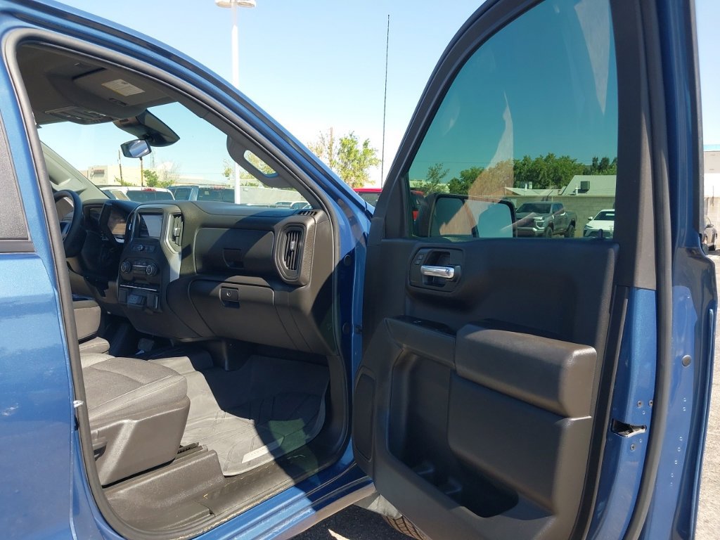 Used 2024 Chevrolet Silverado 1500 Custom w/ Turbomax Blackout Package AWD/4WD image 9