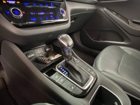 Used 2020 Hyundai Ioniq Limited image 19