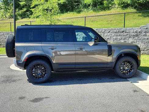 New 2025 Land Rover Defender 110 S image 11