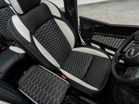 Used 2026 Jeep Wrangler Unlimited Sport image 24