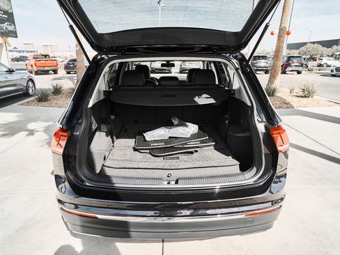 Used 2020 Volkswagen Tiguan SE FWD image 7