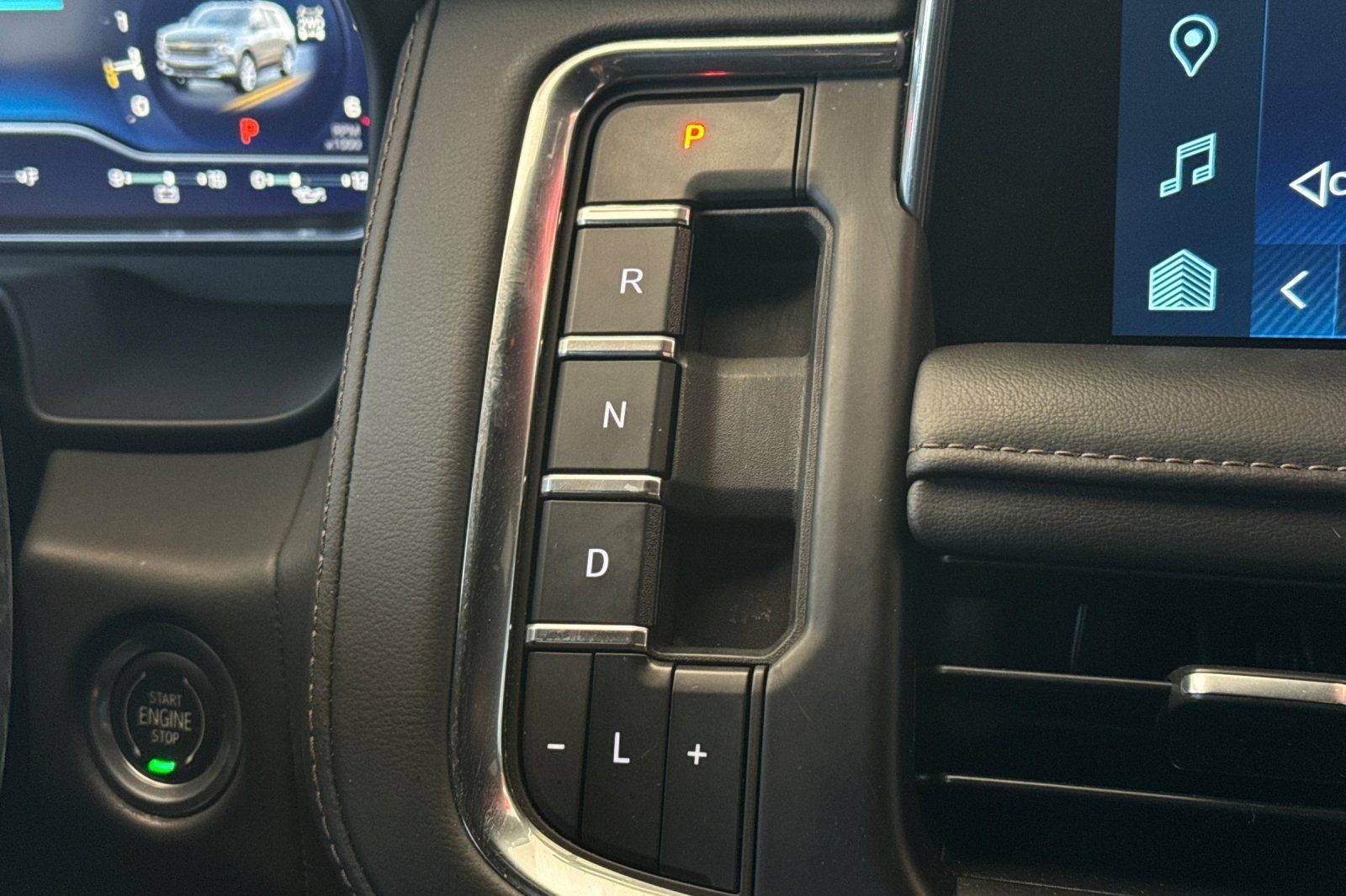 Used 2023 Chevrolet Tahoe High Country AWD/4WD image 25