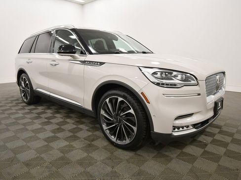 Used 2020 Lincoln Aviator Reserve w/ Equipment Group 202A image 10