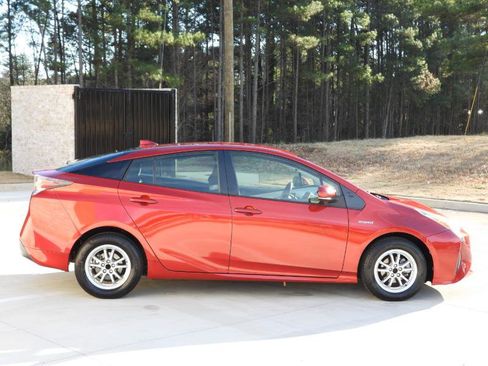 Used 2017 Toyota Prius Two image 24