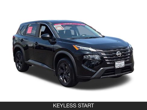 Used 2026 Nissan Rogue SV FWD image 2