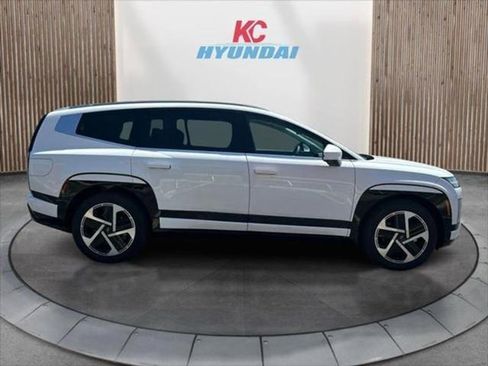 New 2026 Hyundai Ioniq 9 Limited image 4