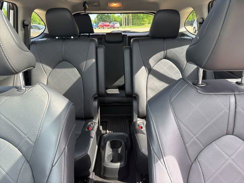 Used 2023 Toyota Highlander Platinum AWD/4WD image 23