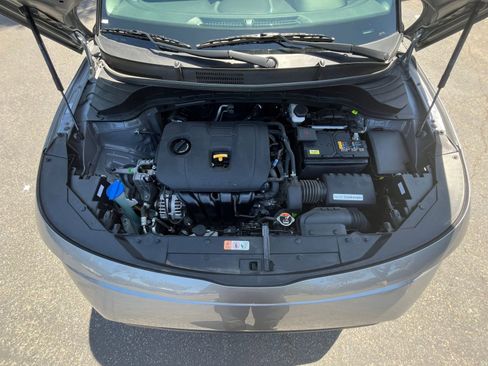 Used 2025 Kia Soul LX w/ LX Technology Package FWD image 30