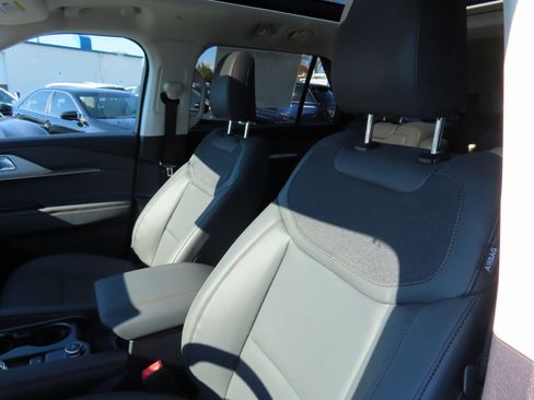 New 2026 Ford Explorer Active image 14