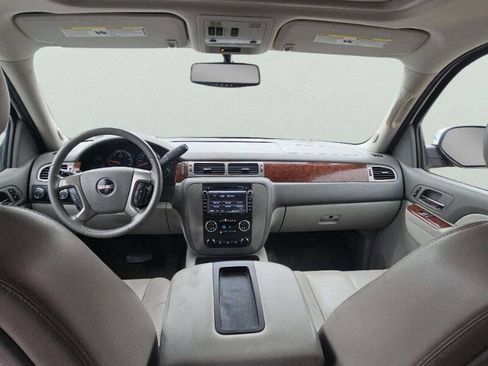 Used 2011 GMC Yukon SLT w/ Regional Value Package image 8